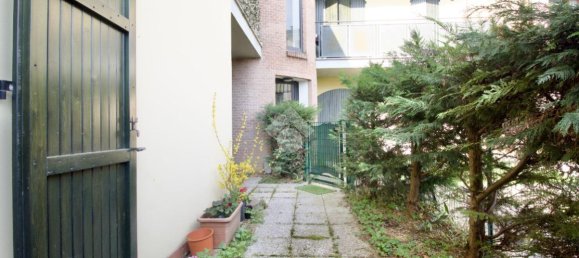 2 rooms Apartment in Reggio Emilia, Italy No. 15279 38