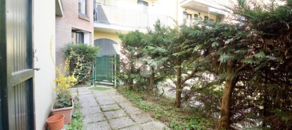 2 rooms Apartment in Reggio Emilia, Italy No. 15279 36