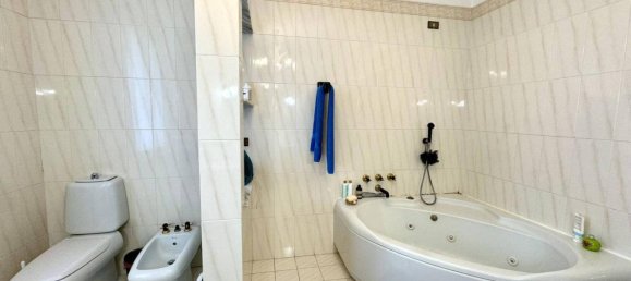 Villa de 7 divisões em Parma, Italy N.º 23845 23