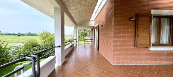 Villa de 7 divisões em Parma, Italy N.º 23845 5