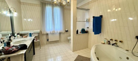 Villa de 7 divisões em Parma, Italy N.º 23845 24