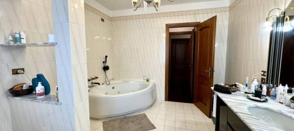 Villa de 7 divisões em Parma, Italy N.º 23845 22