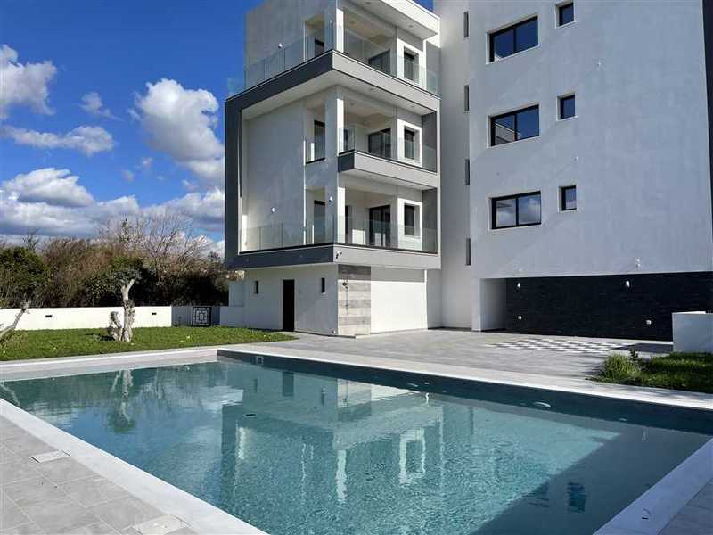 3 bedrooms Apartment in Limassol, Cyprus No. 8582