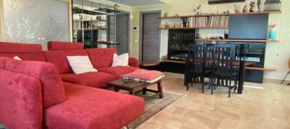 3 Schlafzimmer Villa in Canegrate, Italy, Nr. 364172 4