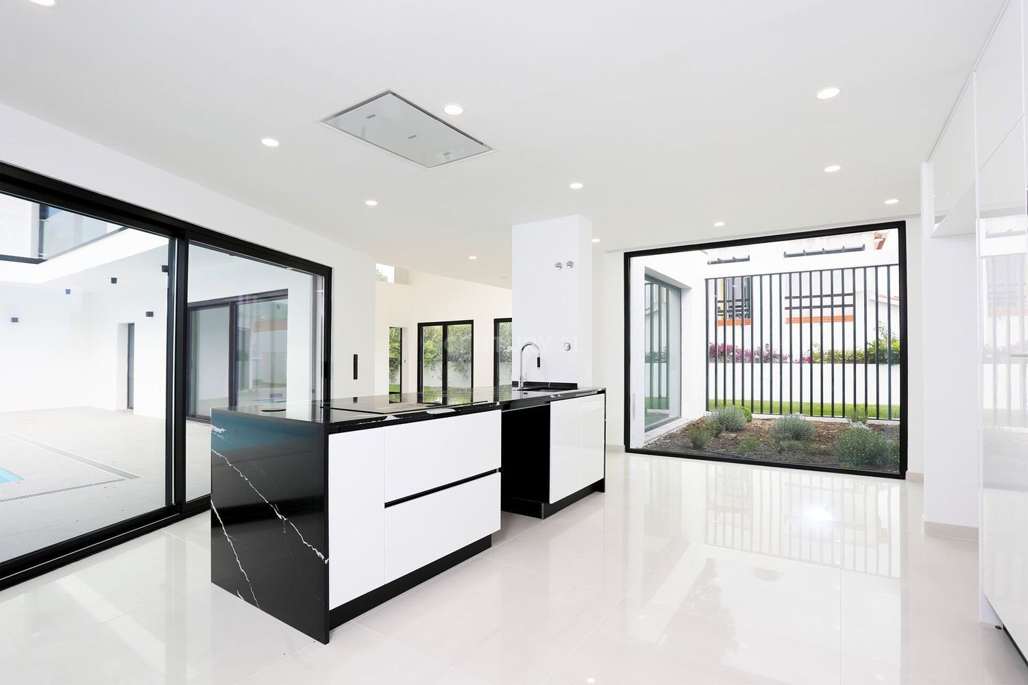 Дом с 4 спальнями в Сетубал, Португалия № 125338