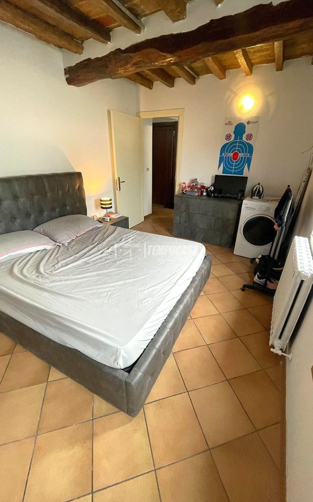 Apartamento de 2 habitaciónes en Modena, Italy No. 258166
