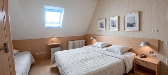 7 bedrooms House in Dreux, France No. 213536 3