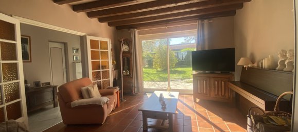 7 bedrooms House in Dreux, France No. 213536 14