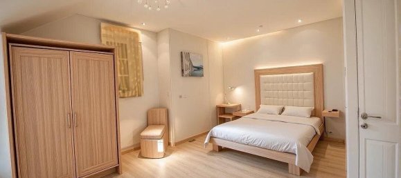 7 bedrooms House in Dreux, France No. 213536 25