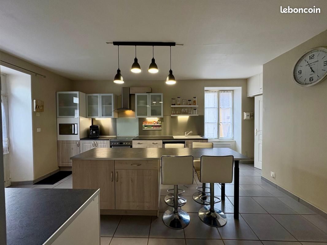 4 غرف نوم منزل في Brigueil-le-Chantre, France رقم 340316