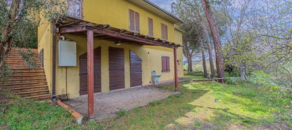 4 bedrooms House in Grosseto, Italy No. 19387 3