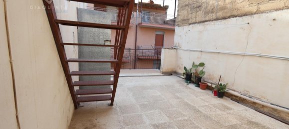 Casa de 5 habitaciónes en Palagonia, Italy No. 237450 12