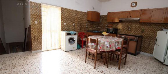 Casa de 5 habitaciónes en Palagonia, Italy No. 237450 8