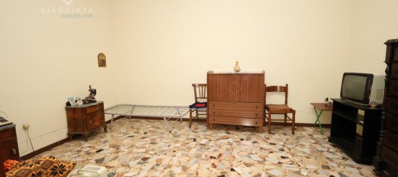 Casa de 5 habitaciónes en Palagonia, Italy No. 237450 15