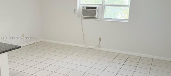 1 dormitorio villa en alquiler en Miami, Miami-Dade, Florida, USA № 615250 12