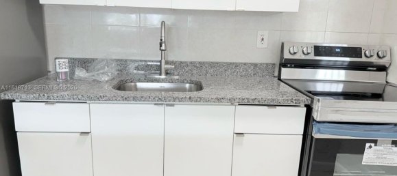 1 dormitorio villa en alquiler en Miami, Miami-Dade, Florida, USA № 615250 4