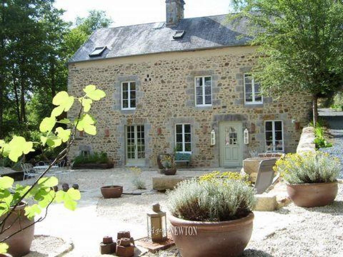 11 bedrooms House in Courcy, France No. 5842
