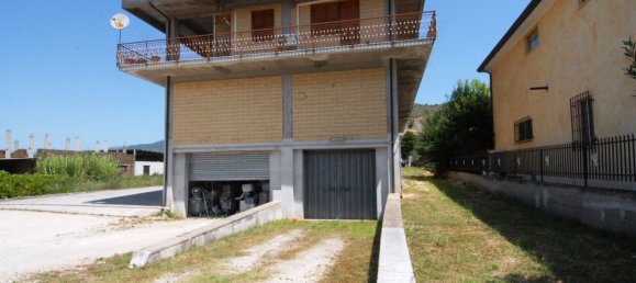 Gewerbliche Immobilie in Ferentino, Italy 200m², Nr. 75561 3