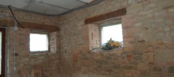 3 Schlafzimmer Haus in Comunanza, Italy, Nr. 142145 10