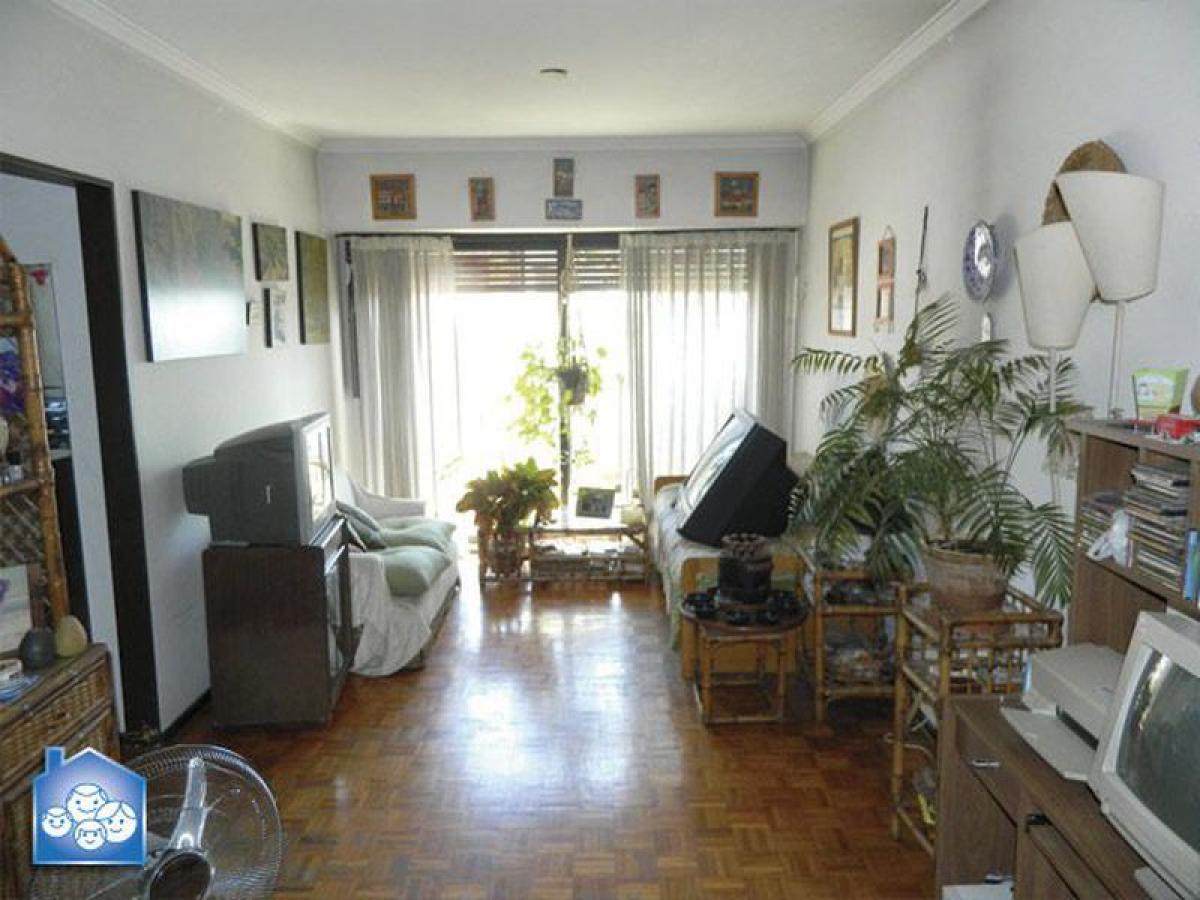 Apartamento de 2 dormitorios en Buenos Aires, Argentina No. 81216