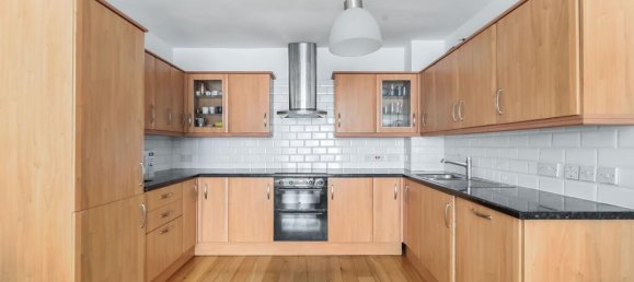 2 bedrooms Apartment in London, United Kingdom No. 13420 4