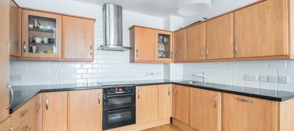 2 bedrooms Apartment in London, United Kingdom No. 13420 10