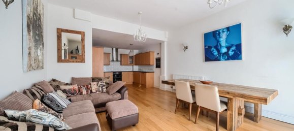 2 bedrooms Apartment in London, United Kingdom No. 13420 5
