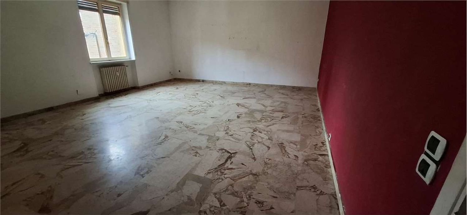 4 rooms Apartment in Piacenza, Italy No. 63775