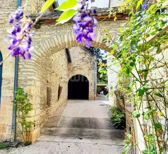 3 bedrooms Castles in Cote-d'Or, France No. 280876