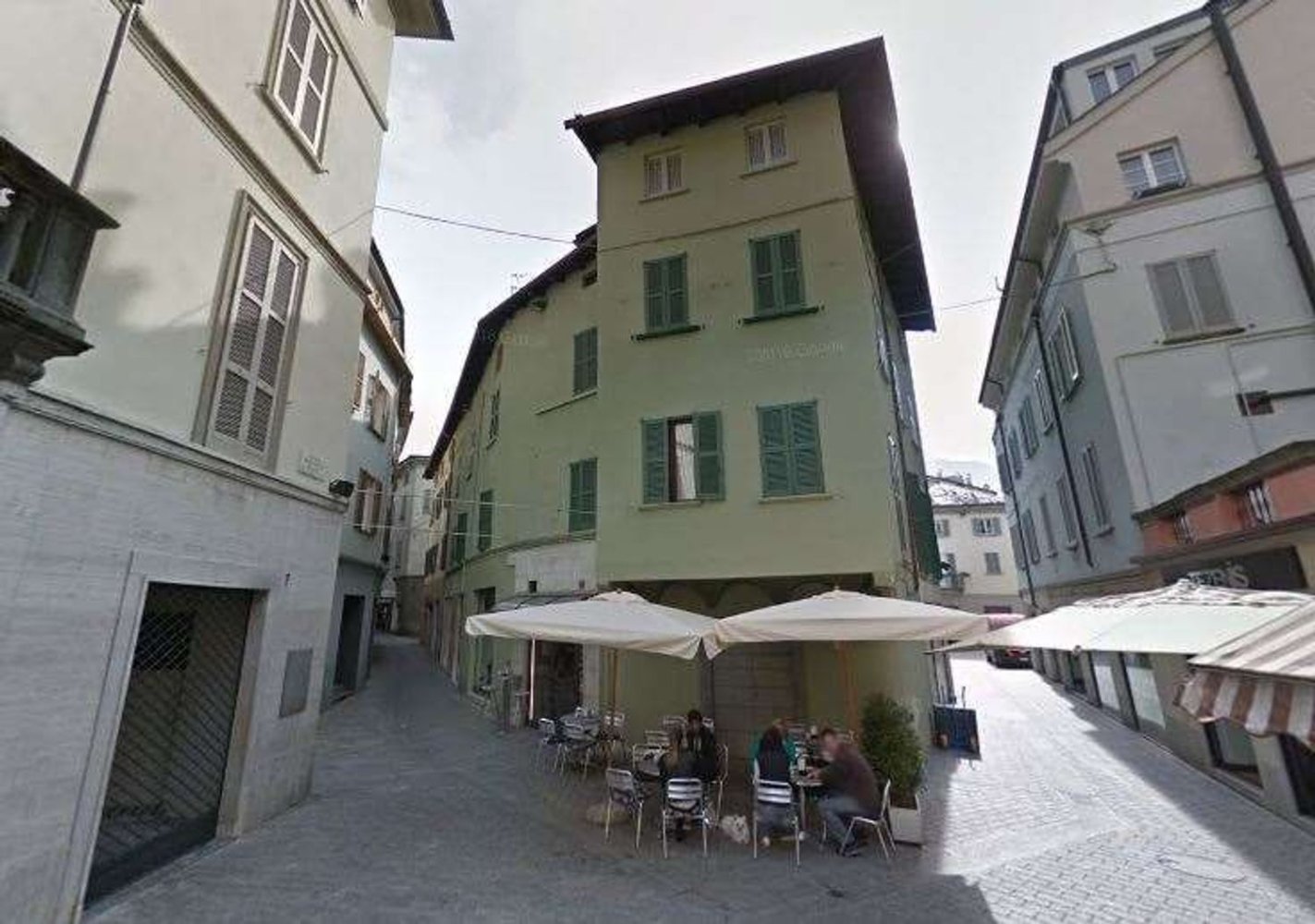 4-salle Appartement à Sondrio, Italy No. 7221