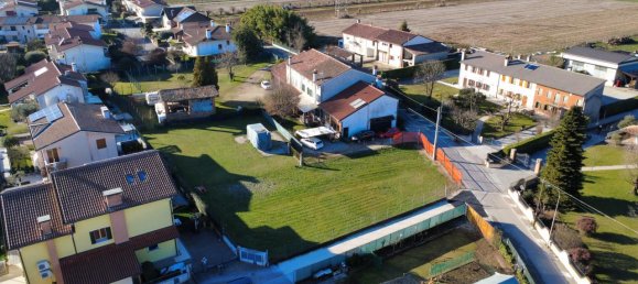 Земельный участок 1150м² в Кастельфранко Венето, Италия № 235134 2