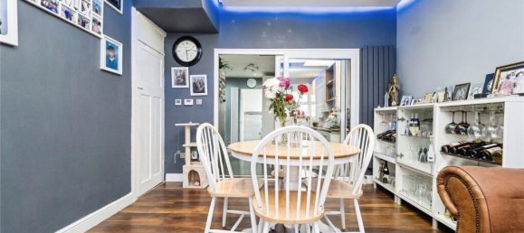 3 bedrooms House in East Ham, United Kingdom No. 11397 4