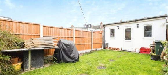 3 bedrooms House in East Ham, United Kingdom No. 11397 24