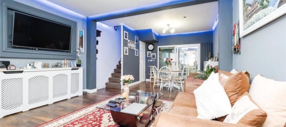 3 bedrooms House in East Ham, United Kingdom No. 11397 3