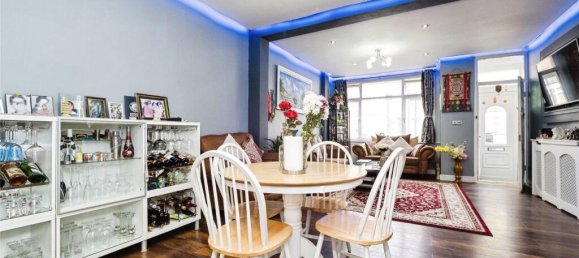 3 bedrooms House in East Ham, United Kingdom No. 11397 5