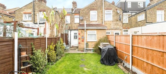 3 bedrooms House in East Ham, United Kingdom No. 11397 26