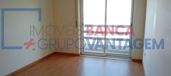 Квартира с 3 спальнями в Баррейру, Португалия № 354573 10