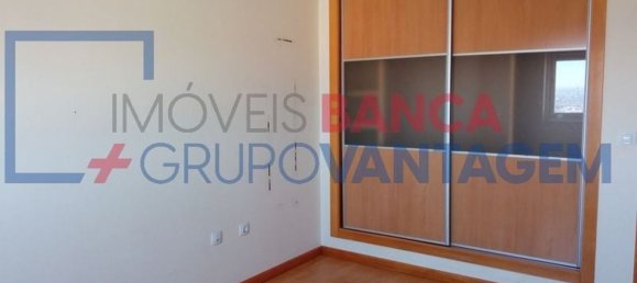 Квартира с 3 спальнями в Баррейру, Португалия № 354573 3