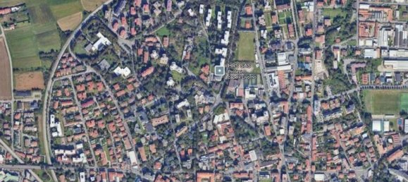 Квартира с 5 комнатами в Саронно, Италия № 315066 2