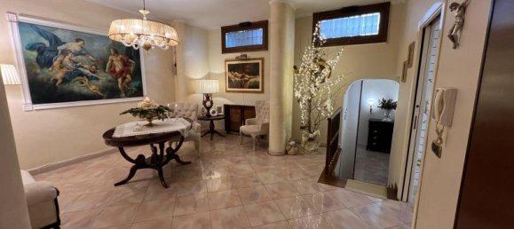 6 rooms House in Pagani, Italy No. 231090 2