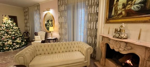 6 rooms House in Pagani, Italy No. 231090 7