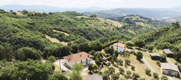7 rooms House in Gubbio, Italy No. 290250 2