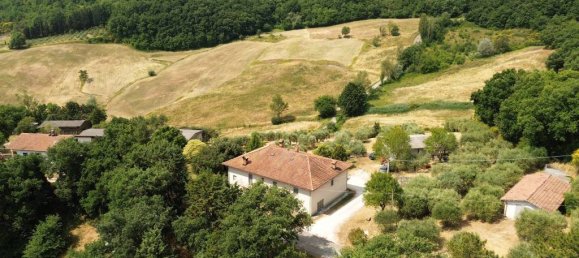 7 rooms House in Gubbio, Italy No. 290250 8