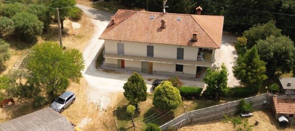 7 rooms House in Gubbio, Italy No. 290250 5