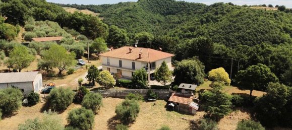 7 rooms House in Gubbio, Italy No. 290250 3