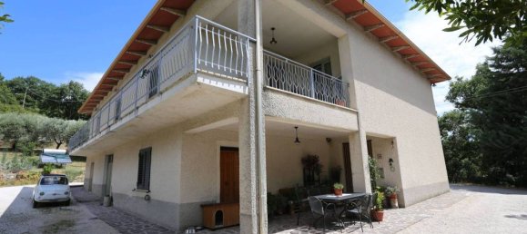 7 rooms House in Gubbio, Italy No. 290250 11