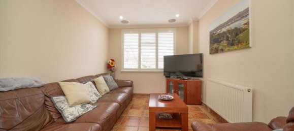 3 bedrooms House in Surbiton, United Kingdom No. 10243 8