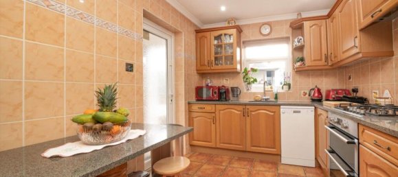 3 bedrooms House in Surbiton, United Kingdom No. 10243 9