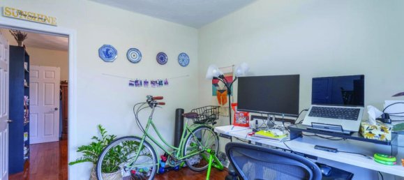 4 bedrooms House in Toronto, Canada No. 865 12