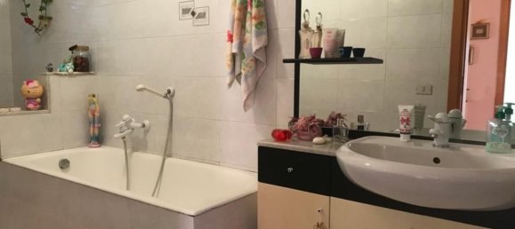 4 rooms House in San Prisco, Italy No. 176566 17